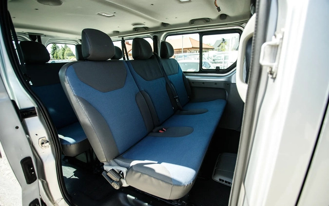 Renault Trafic cena 58900 przebieg: 218000, rok produkcji 2014 z Sandomierz małe 667